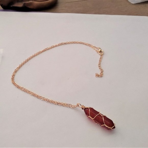 Gold tone wire wrap Red simulated garnet chakra mystic stone necklace - Picture 2 of 4